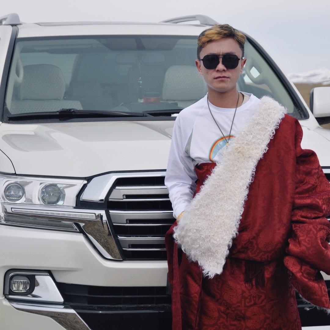 👉小号👈秋央