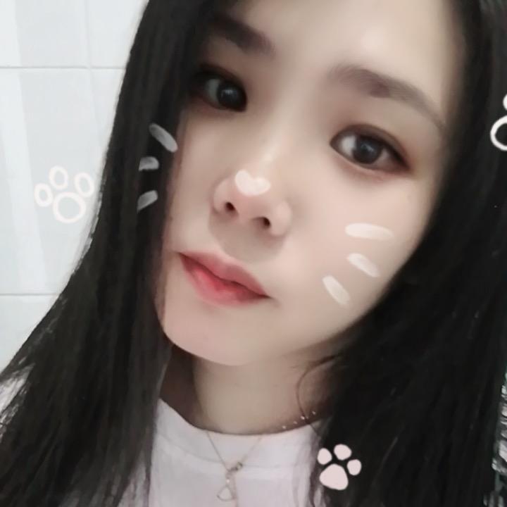 小桃子🍑爱吃桃子