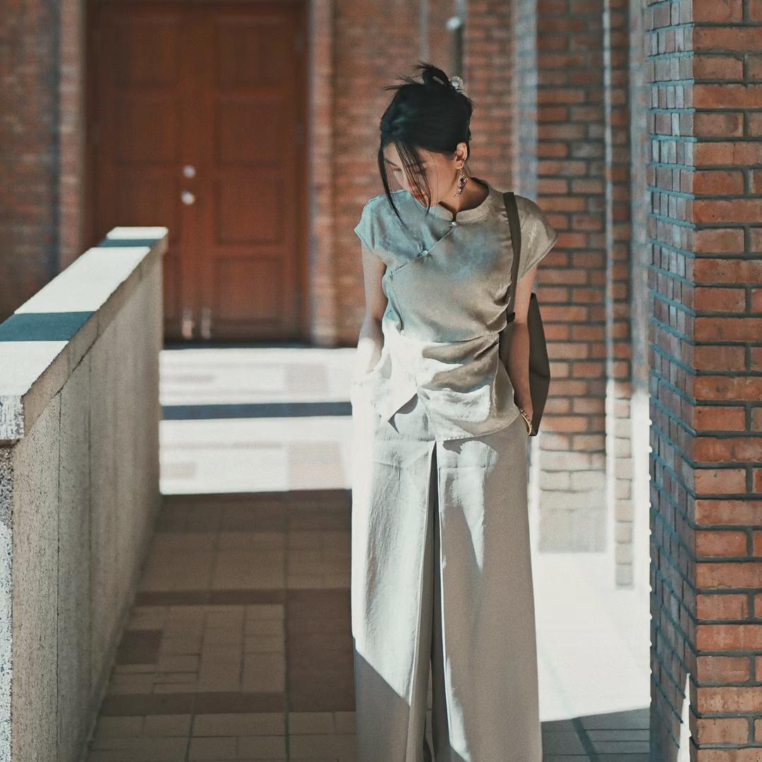 花落丝绸