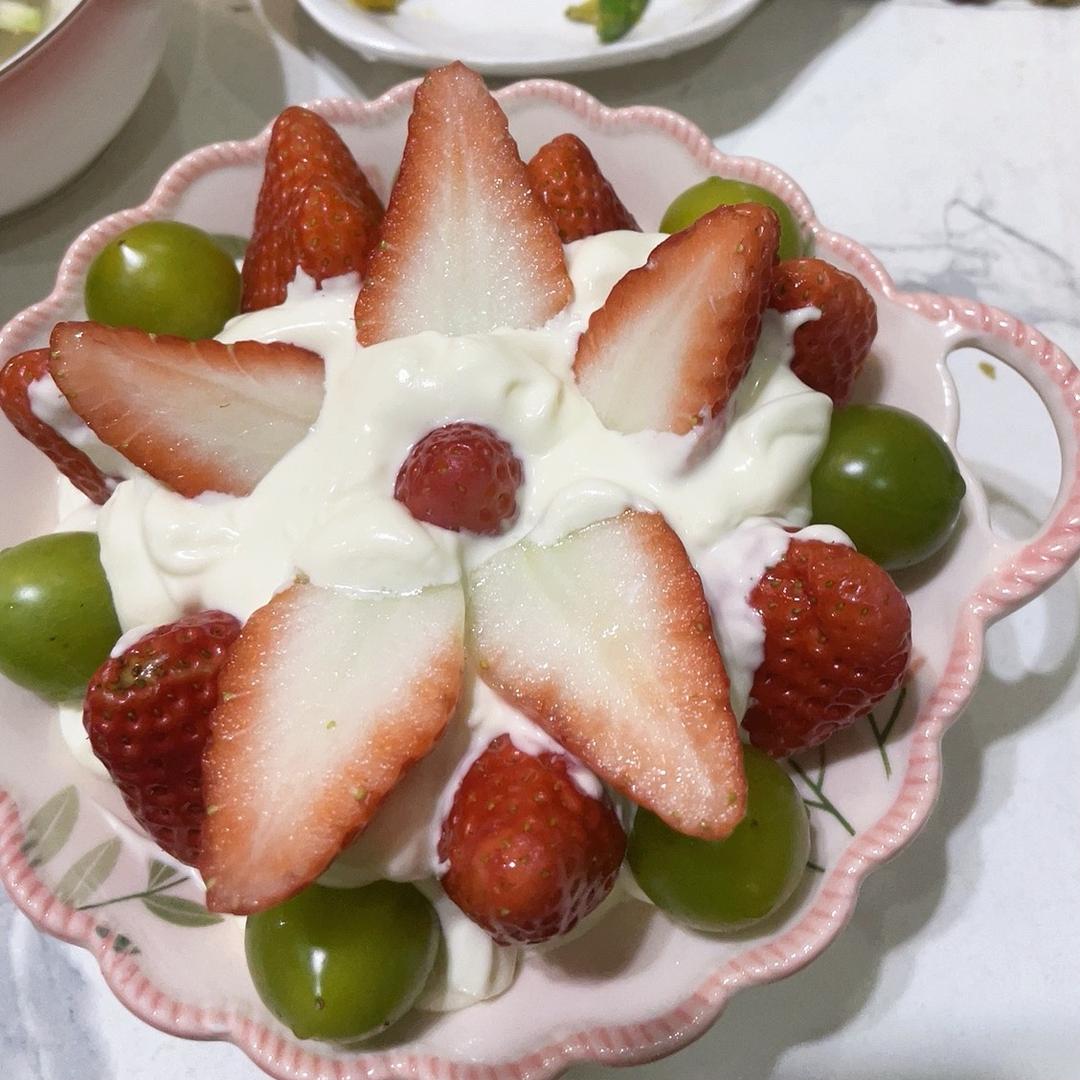 草莓奶油小蛋糕