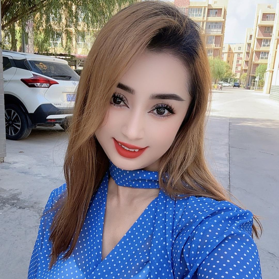 阿依古丽女服装