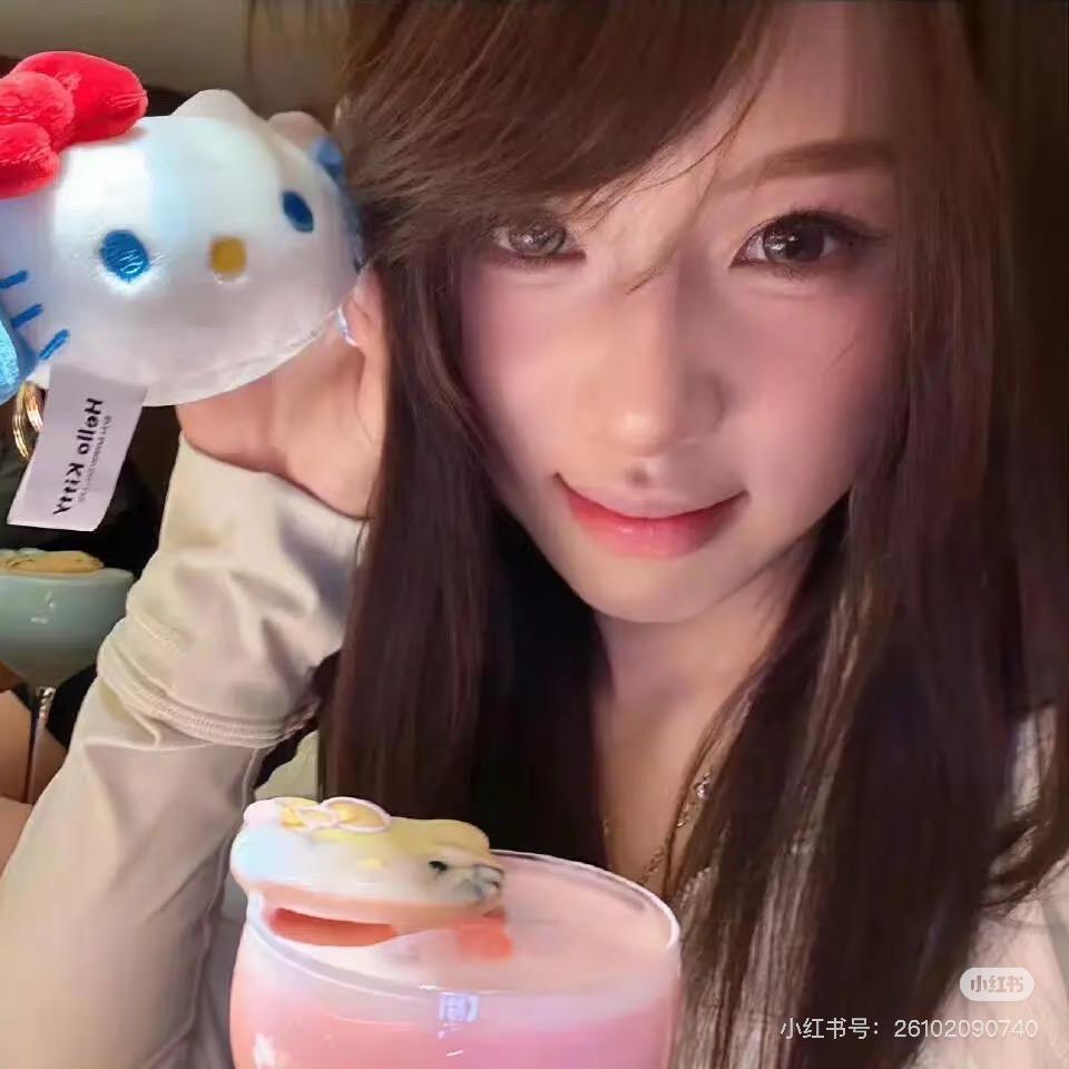 卷个泡芙吃⑅゜