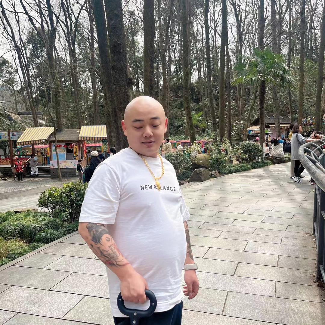 我的女人我来宠😂