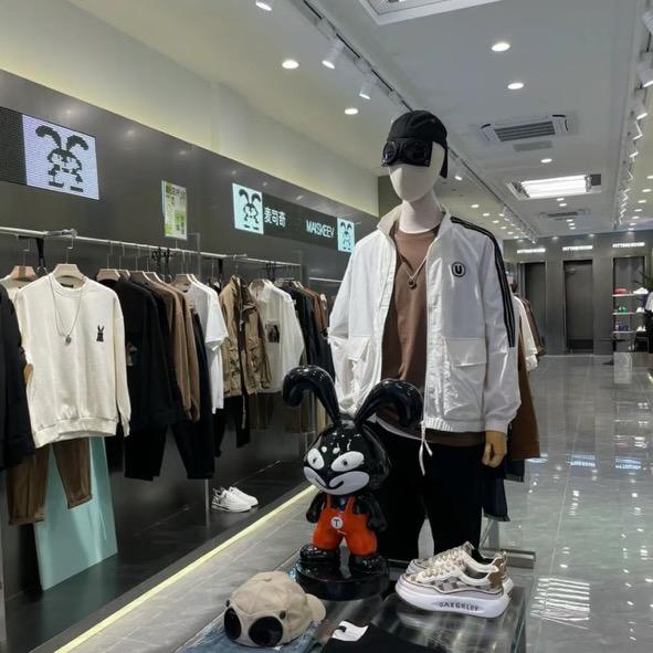 奥特莱精品男装店