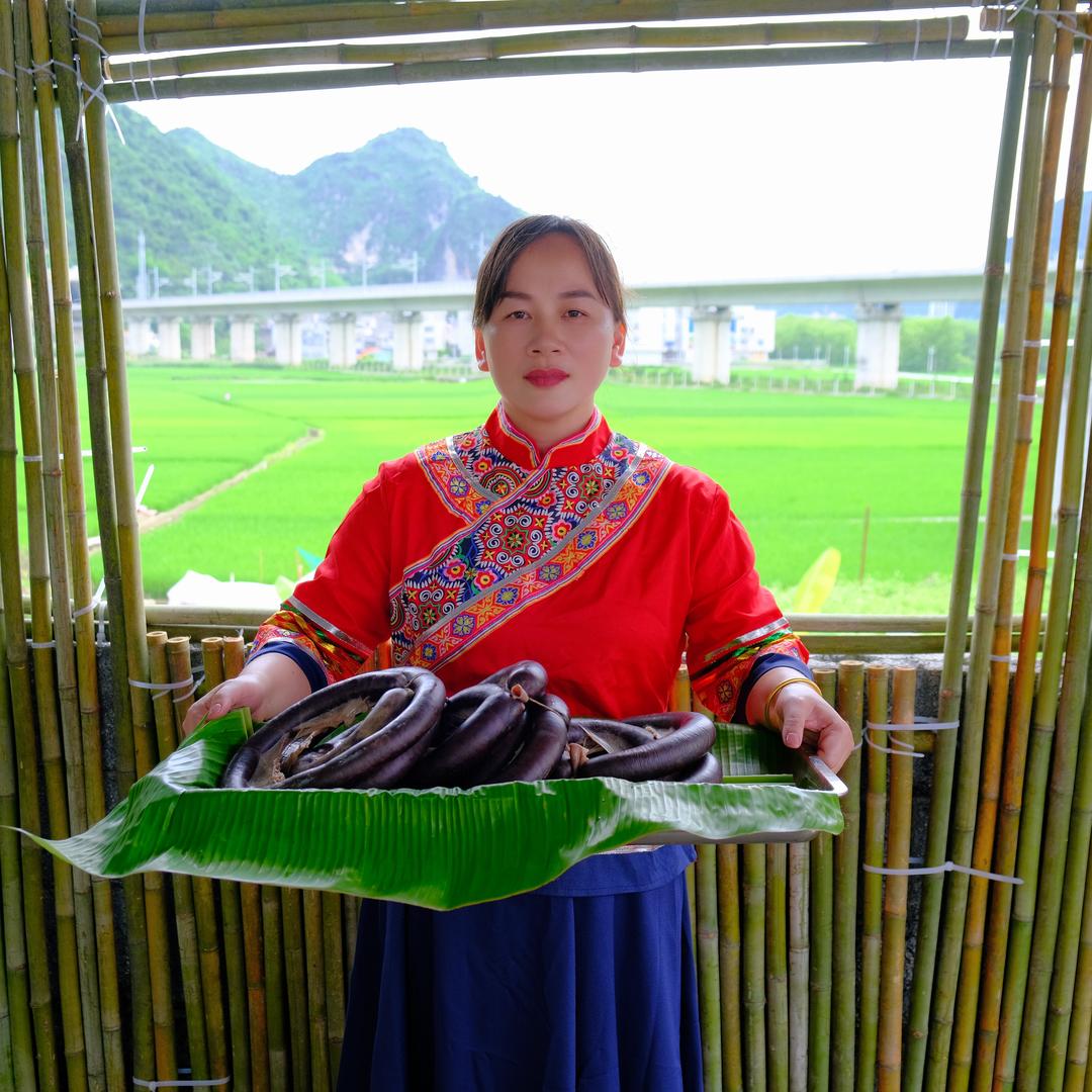 马山县山城小兰食品加工厂