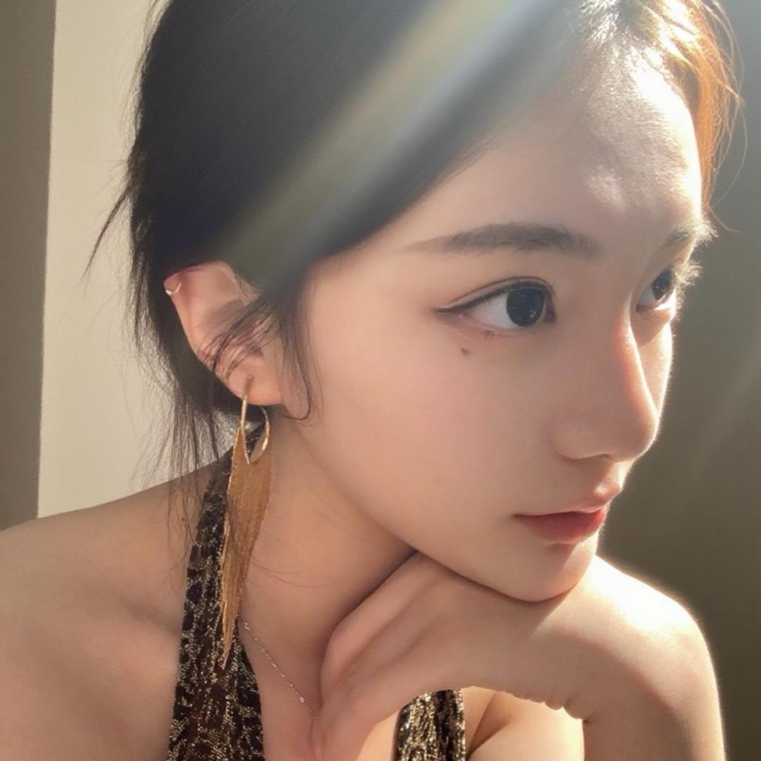 惠文香.