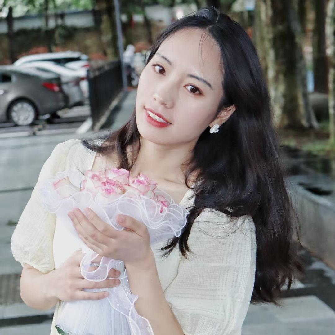 Laura要超努力