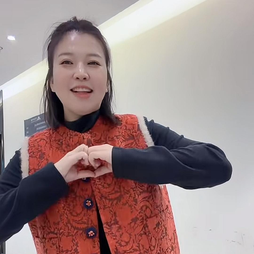 青青服饰商河店客服