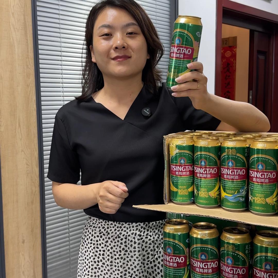 爱喝酒的老板娘