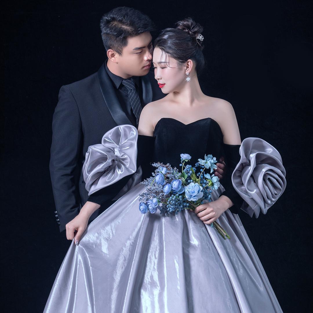 鹏鹏是婚礼策划师