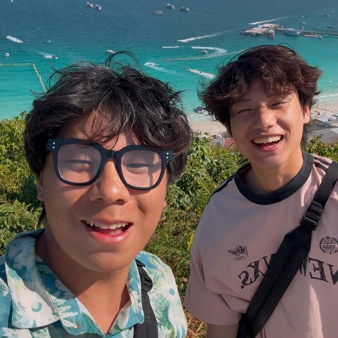 张舒克和黄贝塔