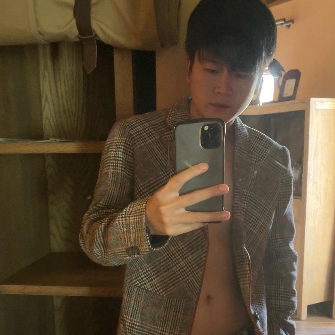 Mr.Hu Hu is inAfrica