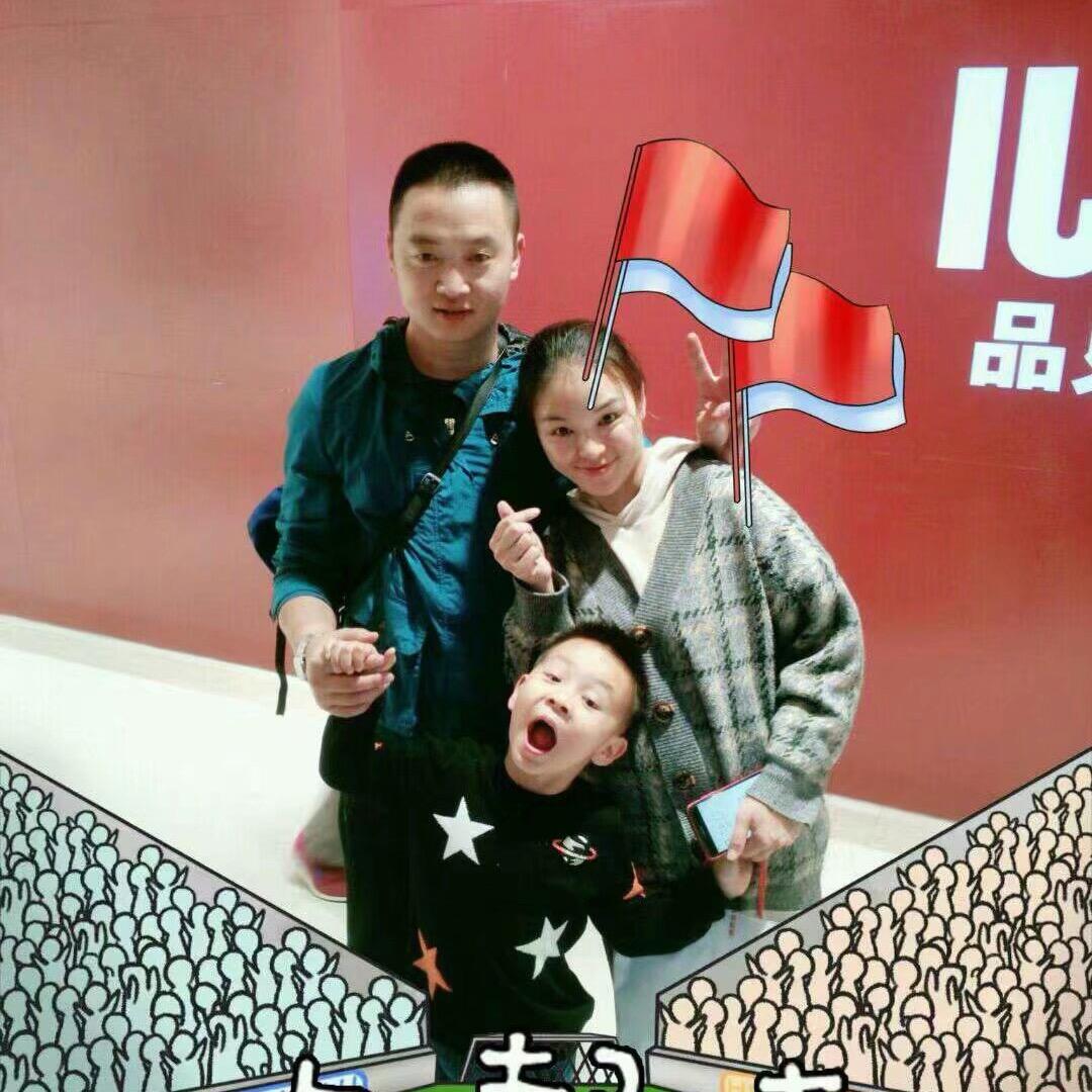 小侯一家（梁班长）