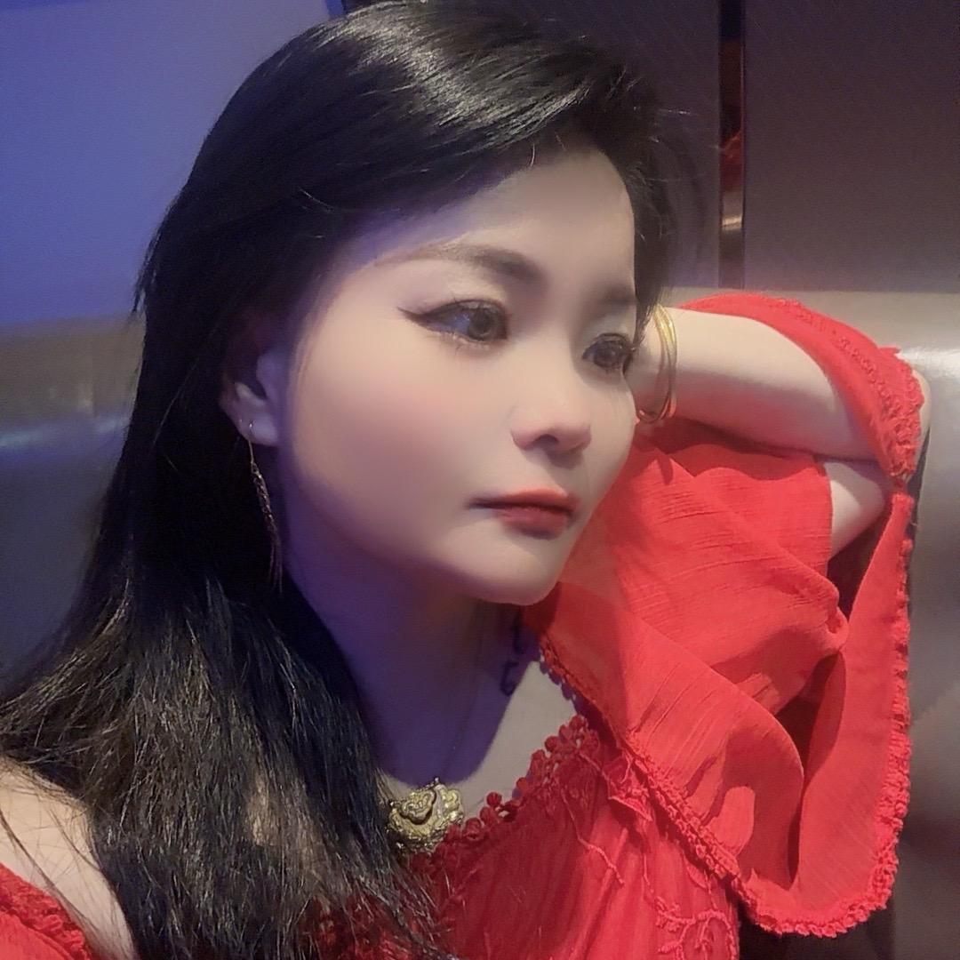我是芳芳吖