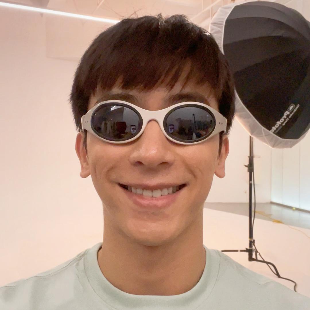 戏精东东