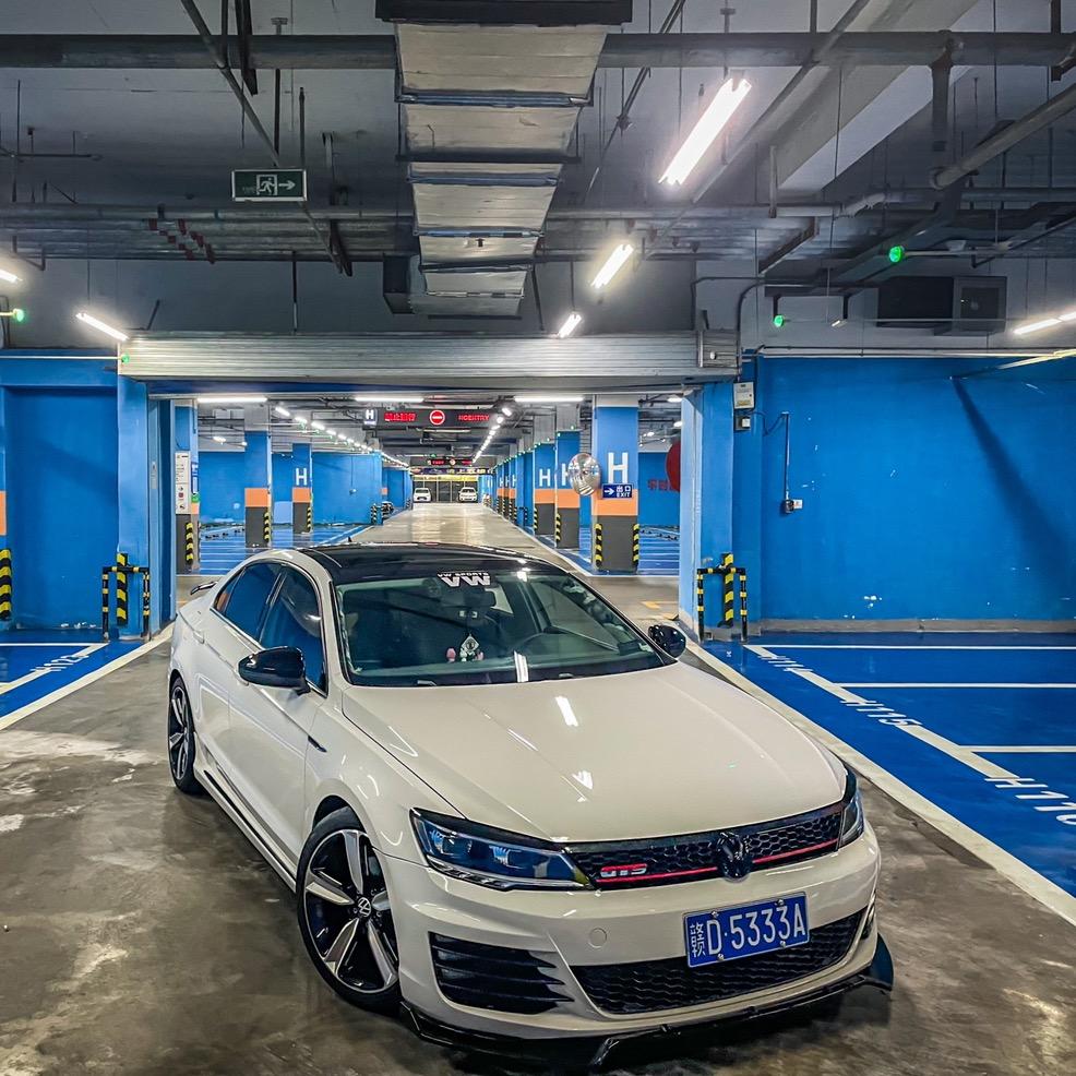 小龙玩凌渡🏎