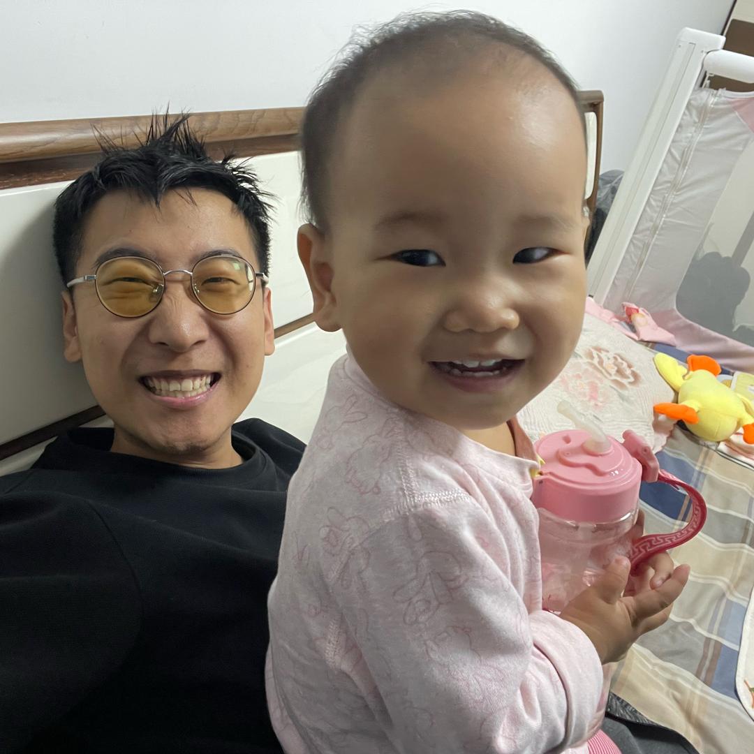 斜刘海遮住右眼角的累