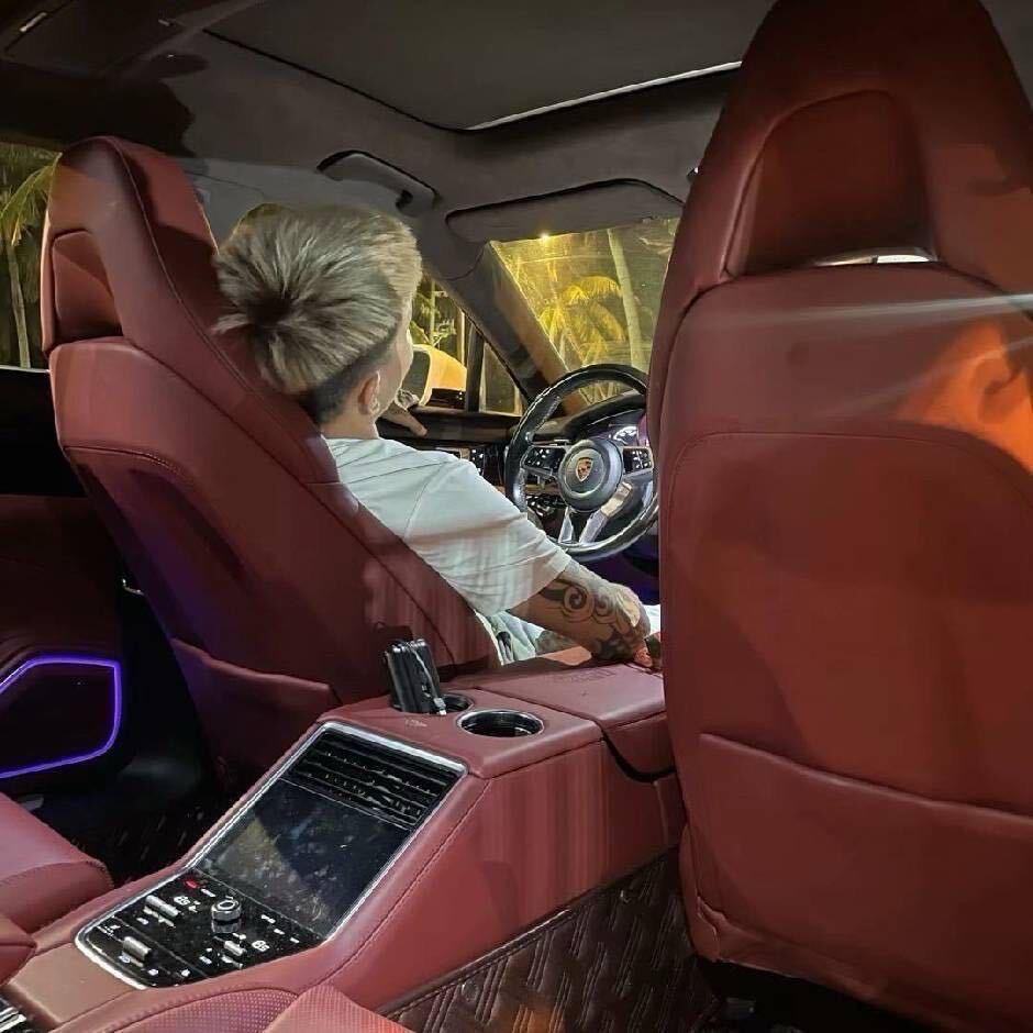 会飞的小鸡.🐣