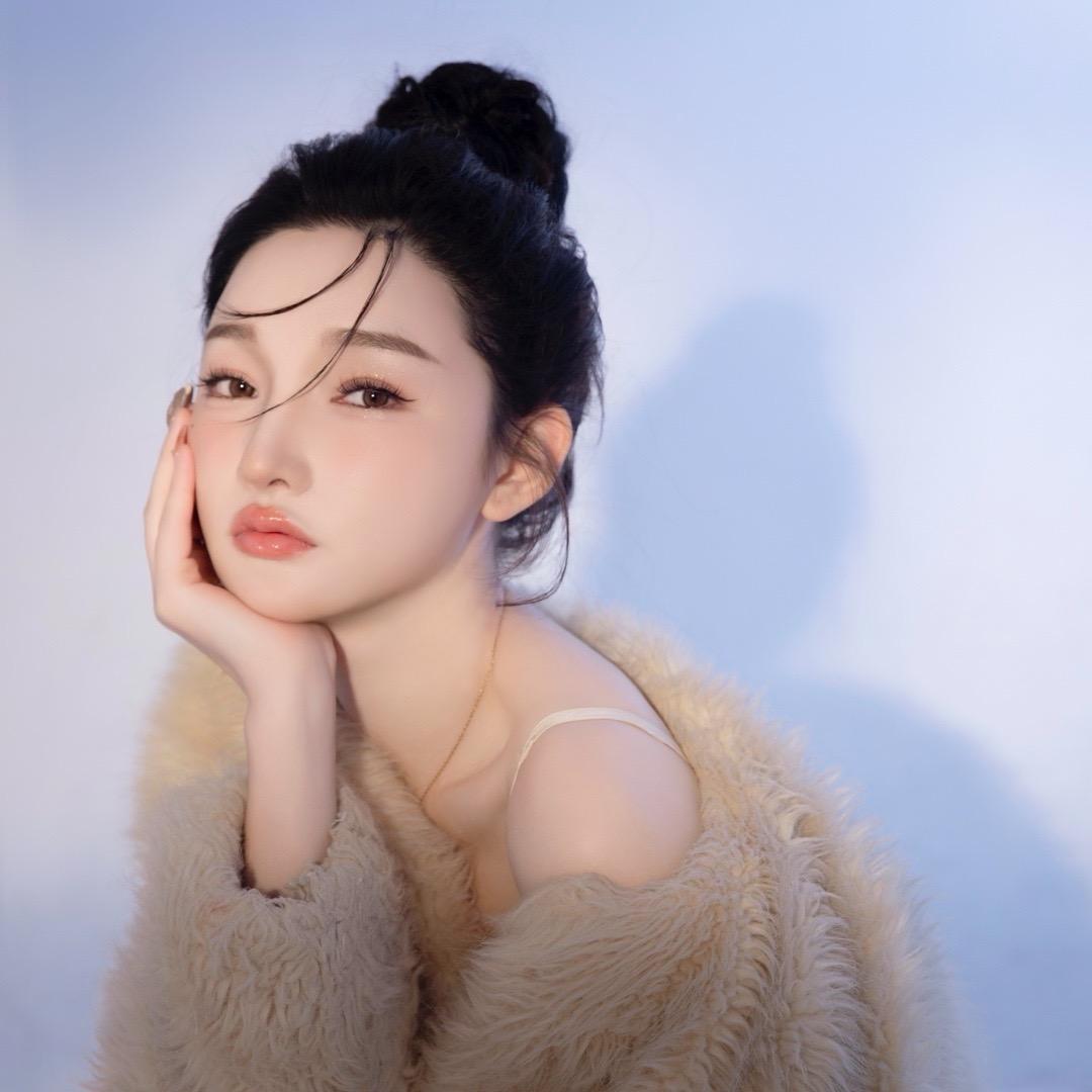 白灵不姓白