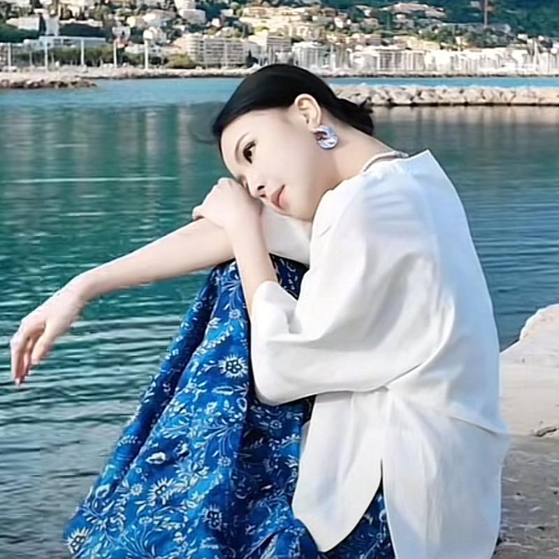 溶溶RONGRONG（精品穿搭）