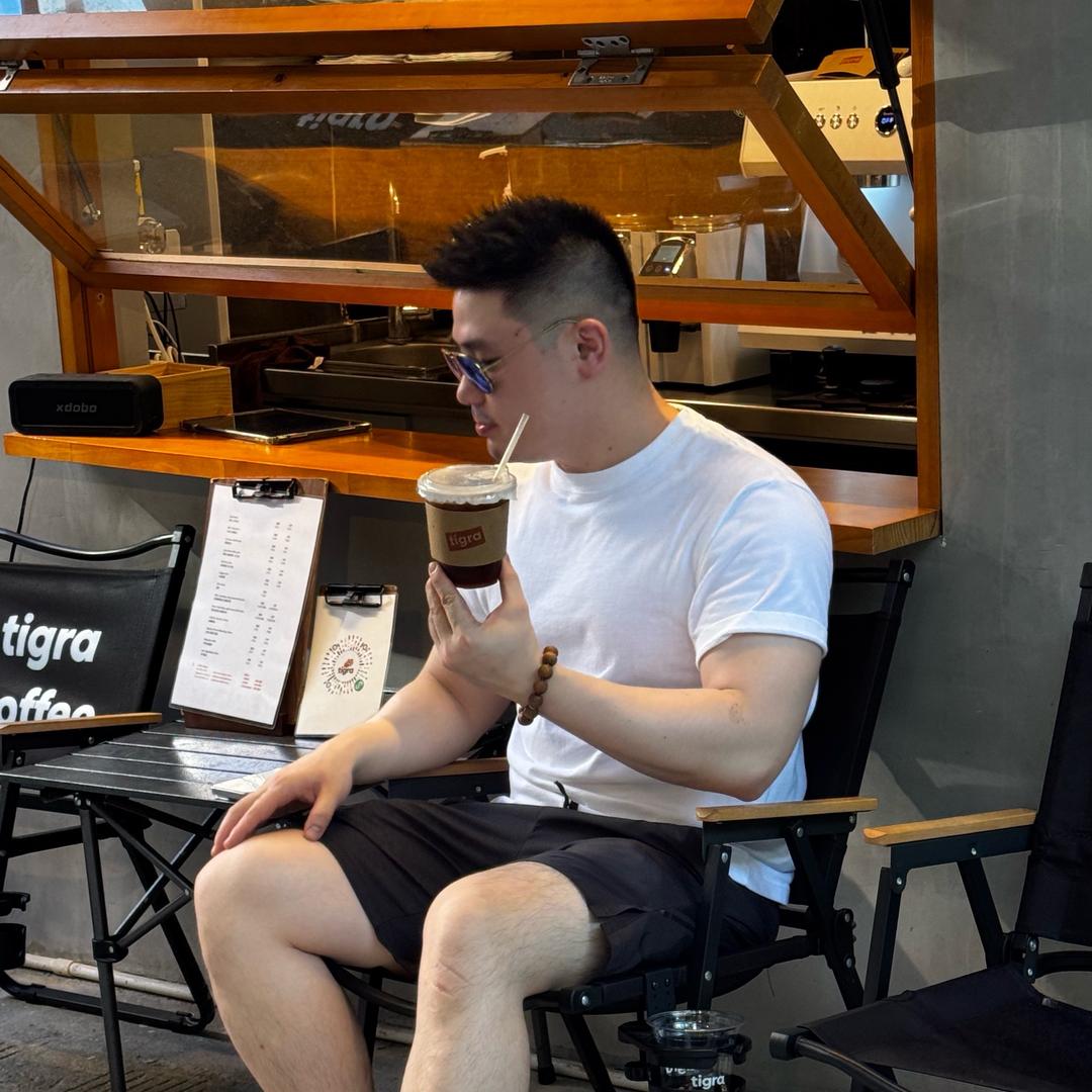 Kody 爱喝咖啡