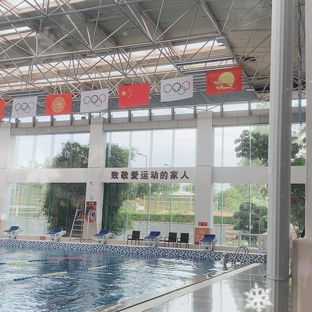 聚龙小镇体育中心游泳池