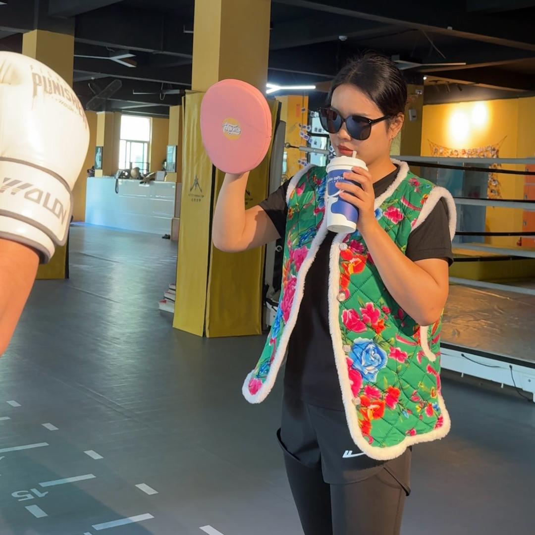 重生之我在拳馆打酱油（约课版）