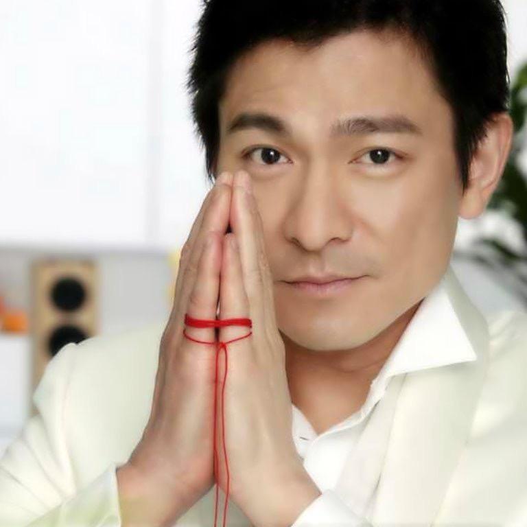 一块腹肌的曾先生         🕷️