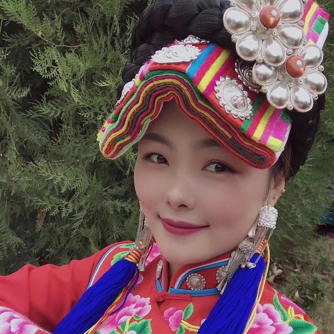 羌族姑娘观子
