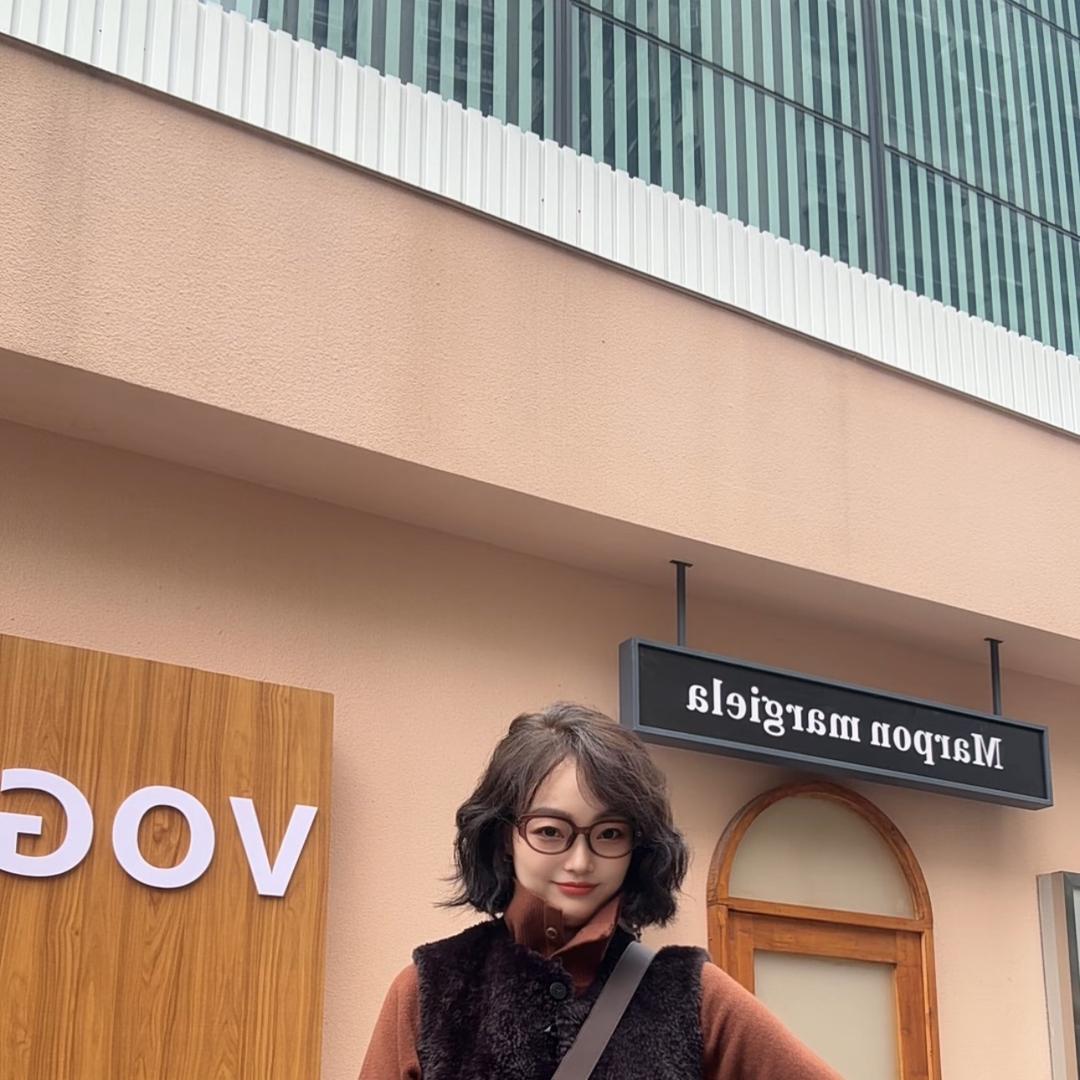 朝天门叁悦服饰．瑶瑶