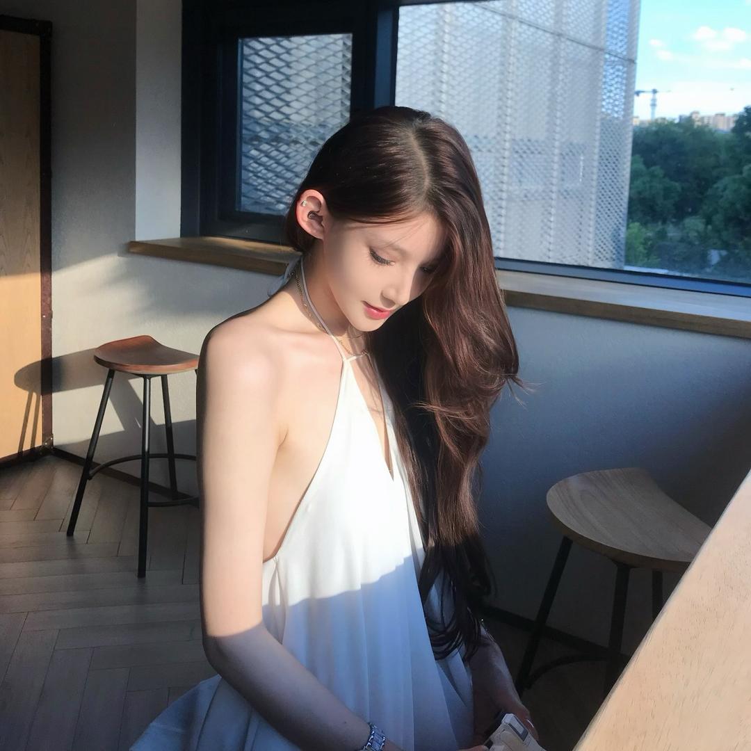 IU