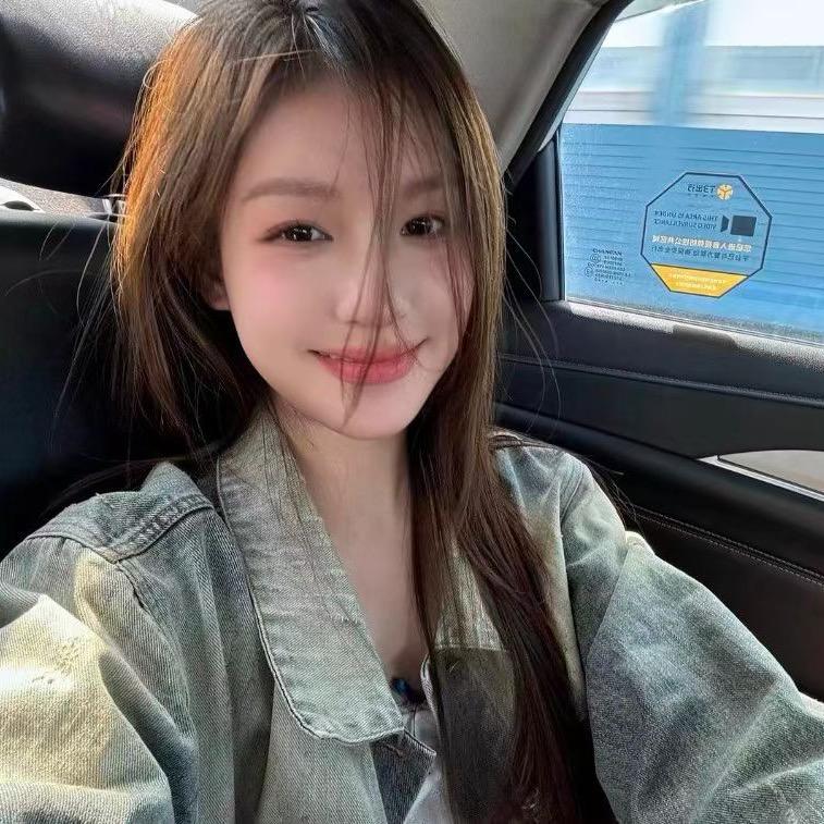 小有名气的美女