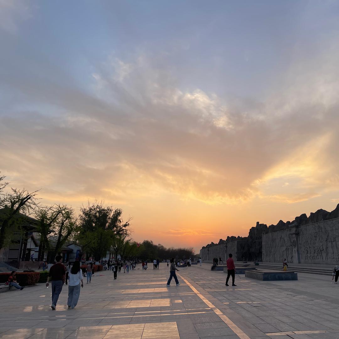 晚霞之后月的夜