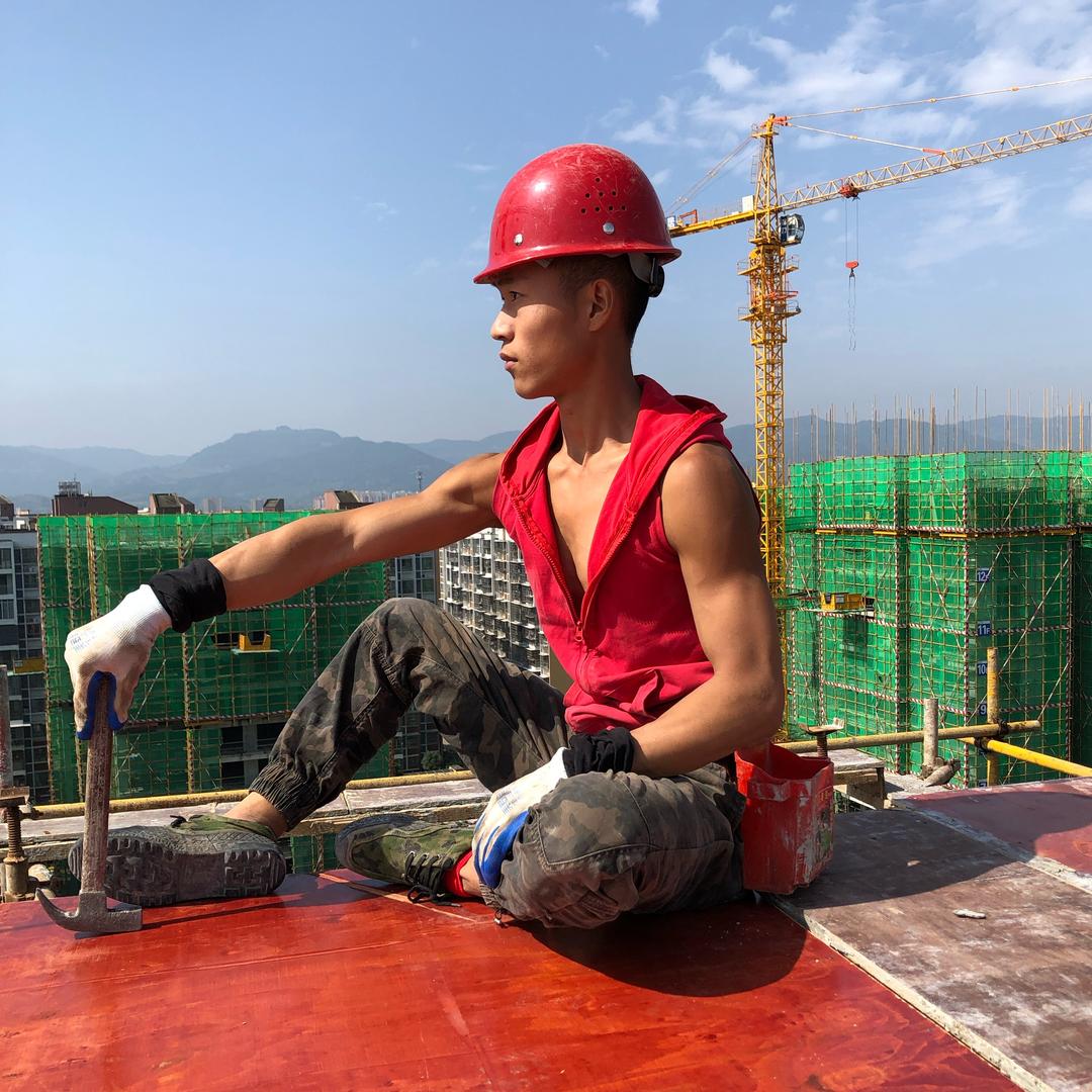 李工