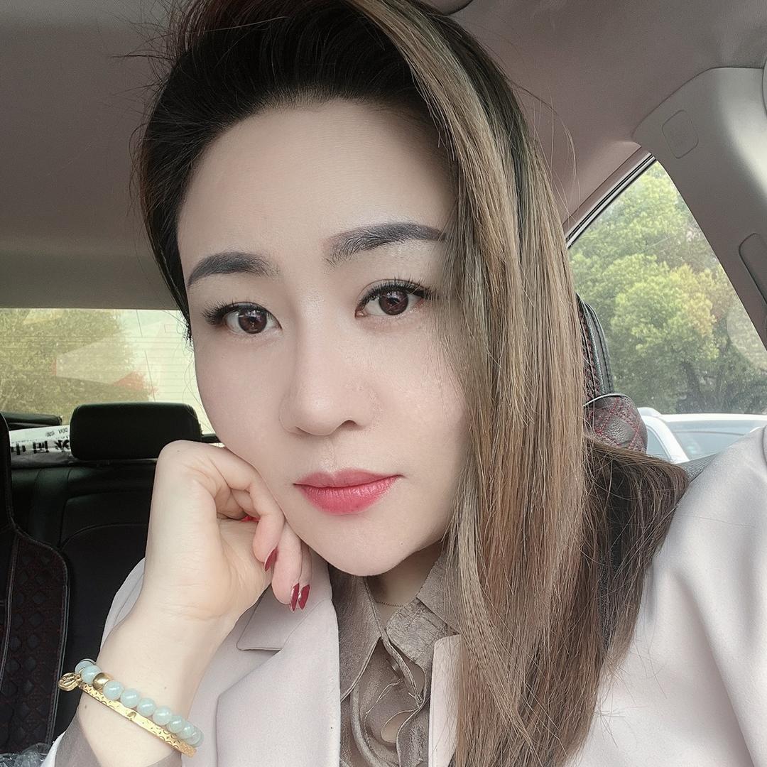 郁美静