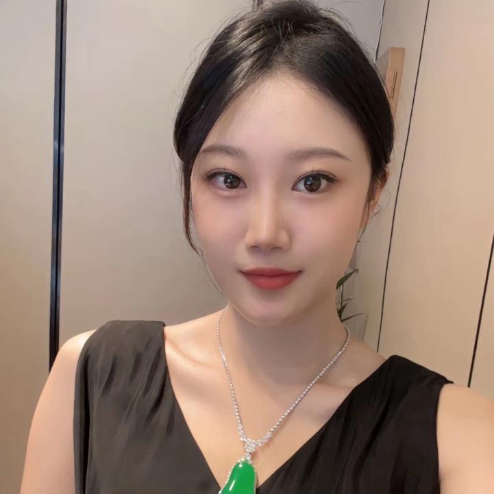 蛇 年 大 吉 翡 翠