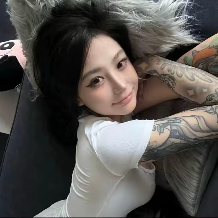 混过社会卖过萌