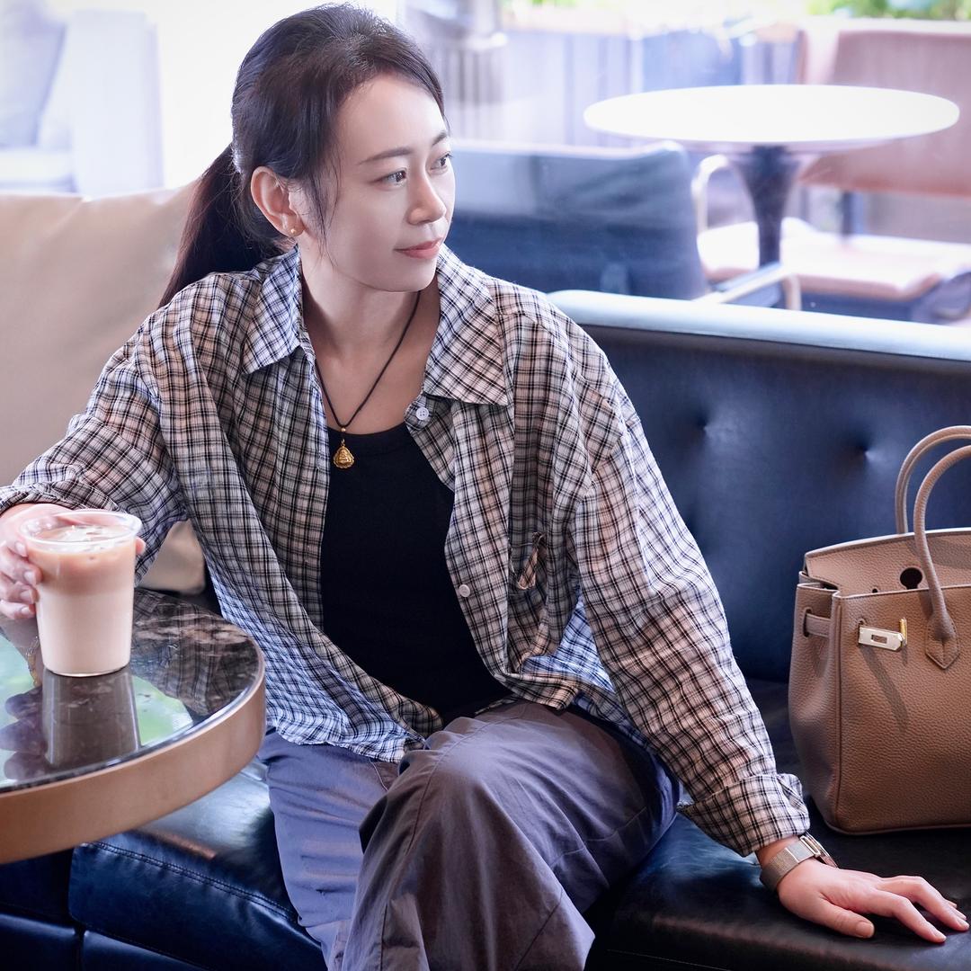 小米衣舍《招聘导购员》