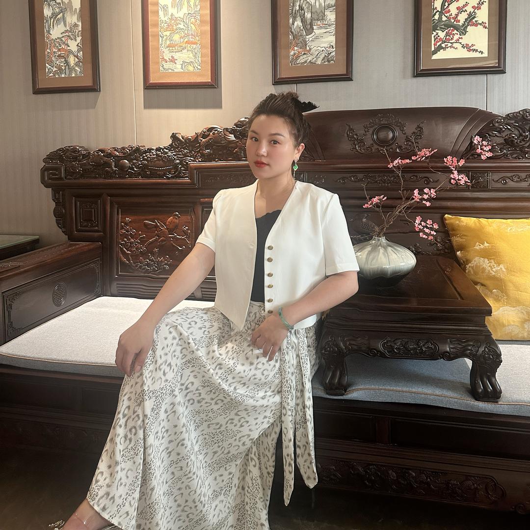 云南雪儿妡唐妍