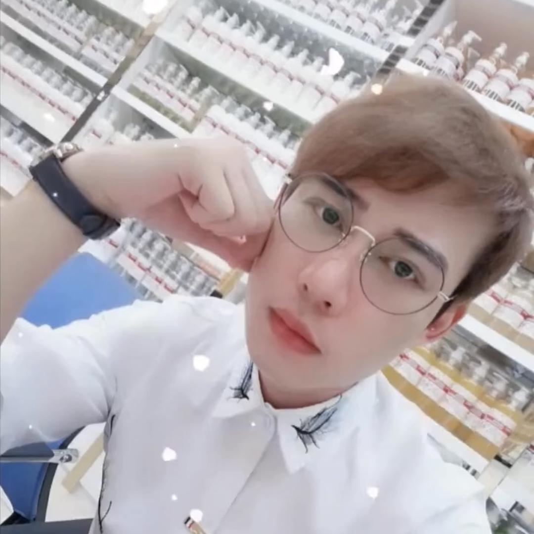 路扬护肤店