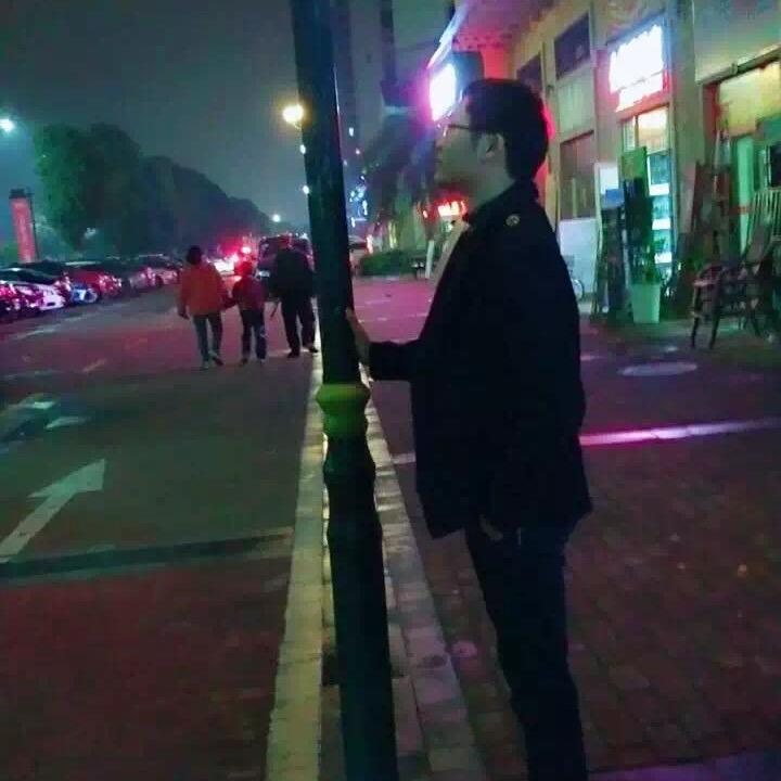 一尘不染头像