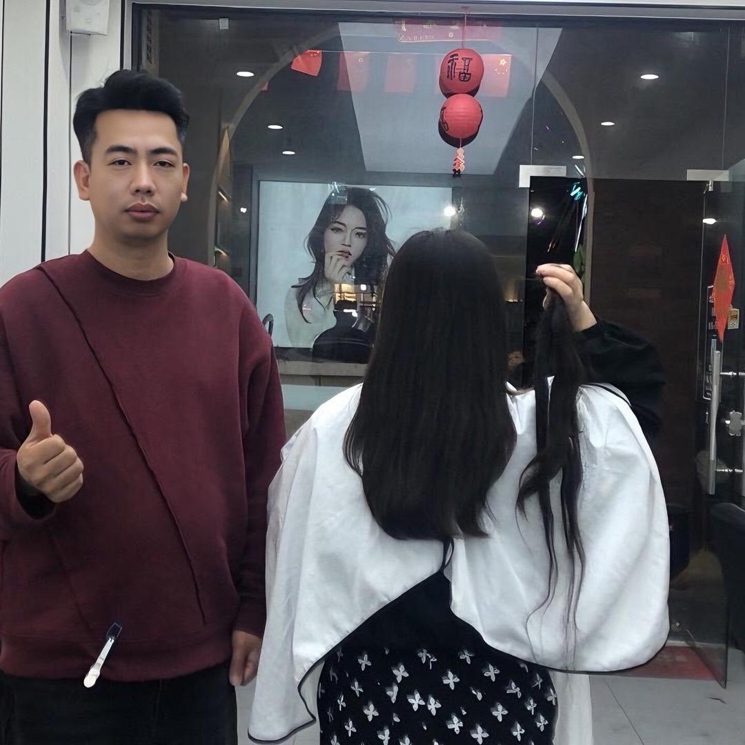 理发店收长头发的托尼(阿柯小号招学员)