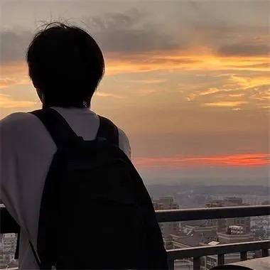 钧谚斌头像