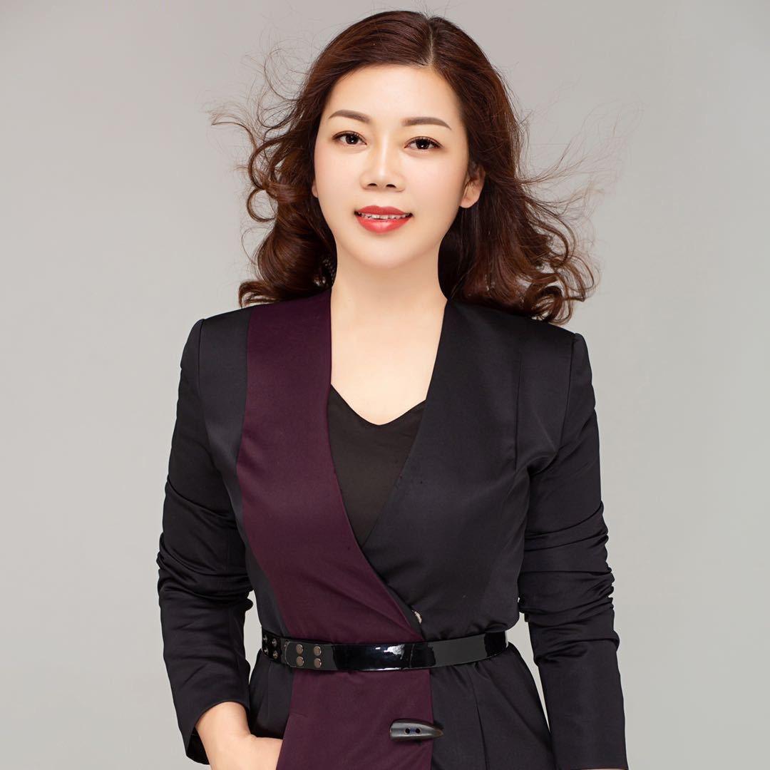 南宁唇匠何雅芳