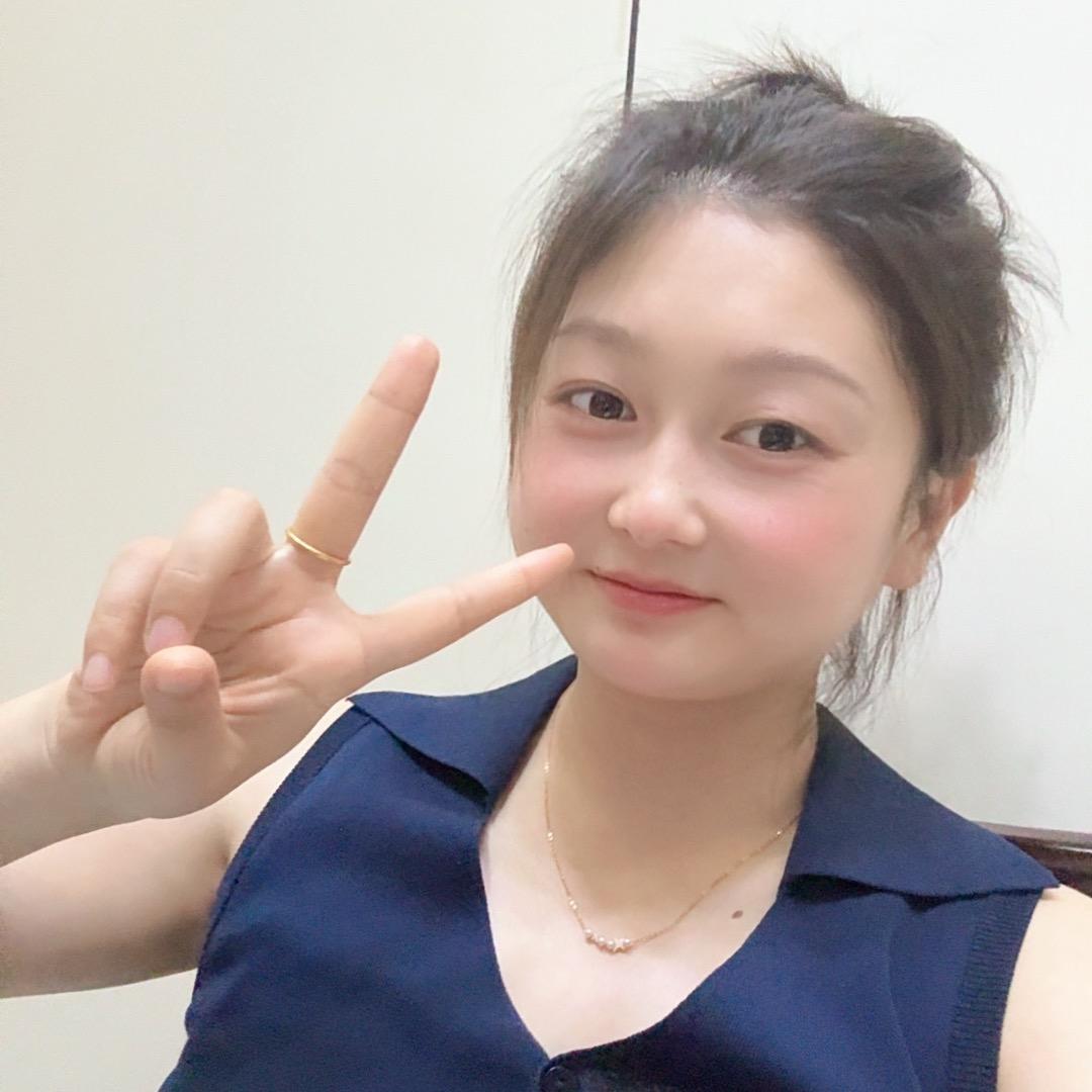 李晨微.【九龙港亚一金店】