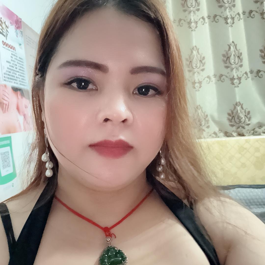 按摩推拿肩颈理疗，精油推背，拨罐刮痧的