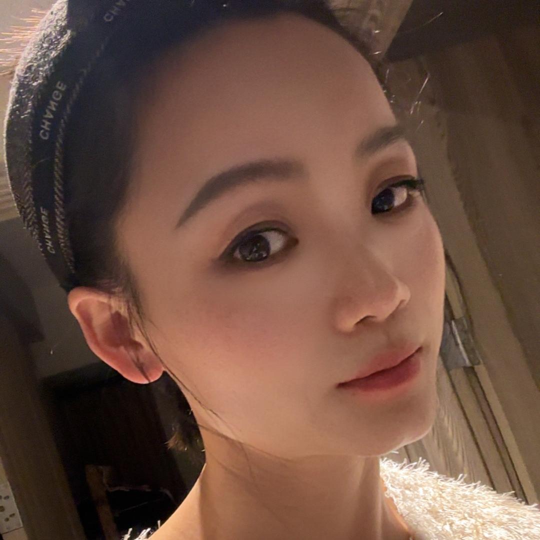 玲芝臻选高端女装店