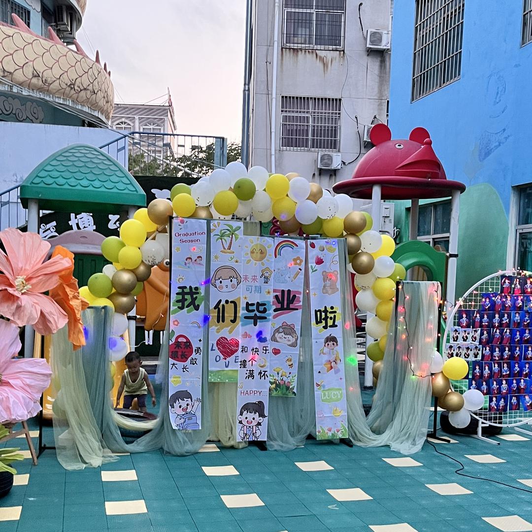 小妹小店橱窗