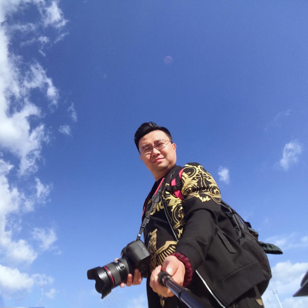 爱拍照的小妖孽