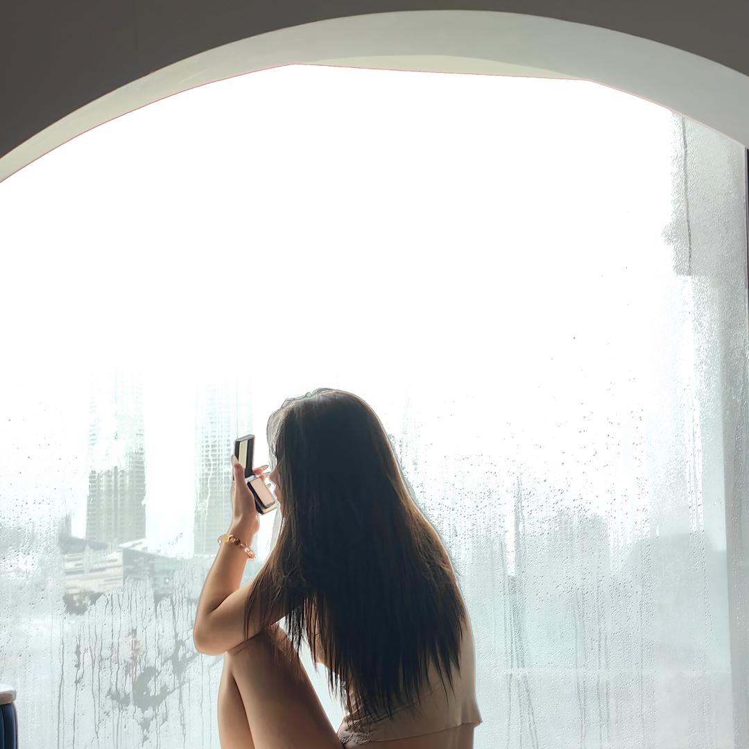 小小.